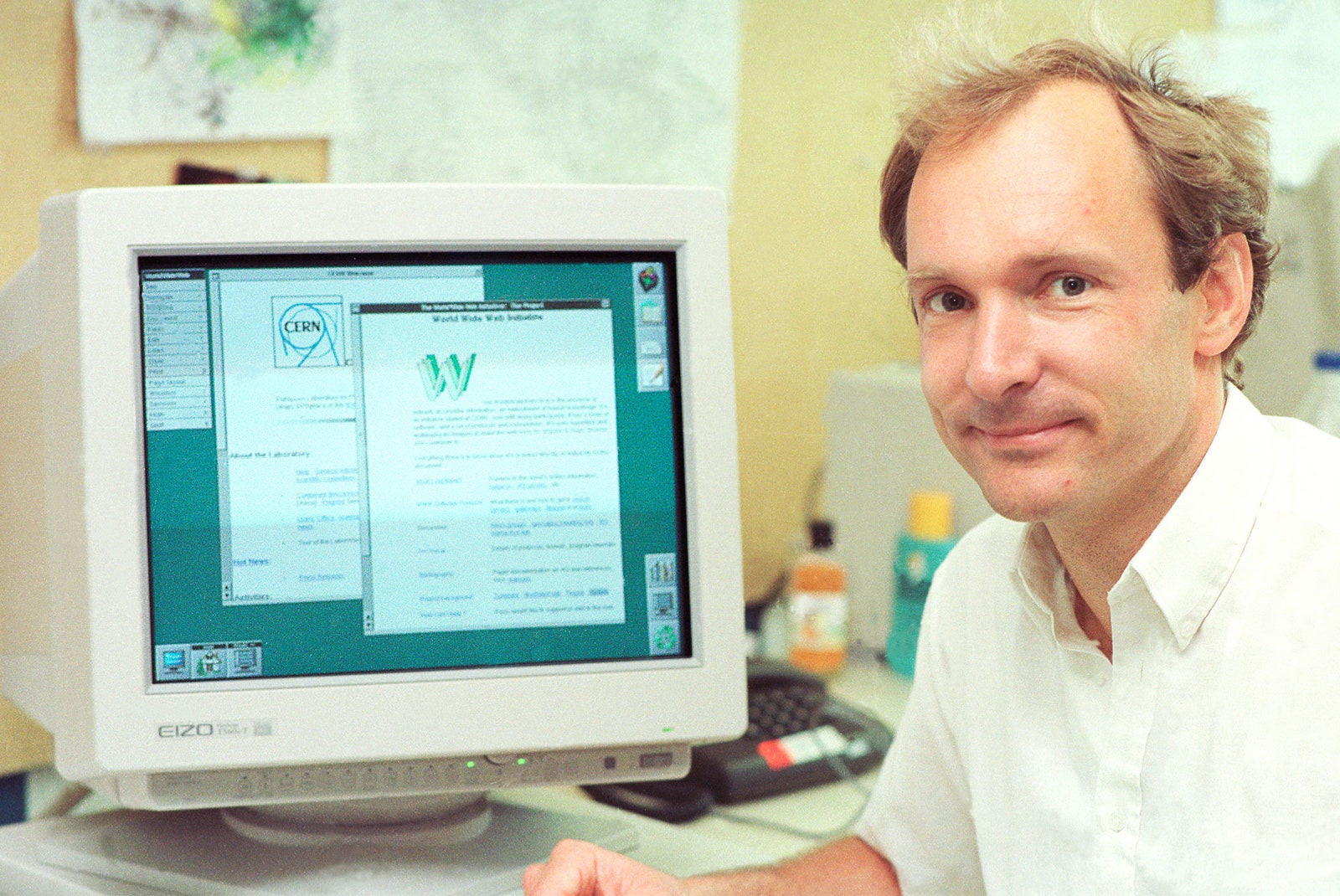 Tim Berners-Lee, conhecido como pai da internet e inventor da world wide web e da URL