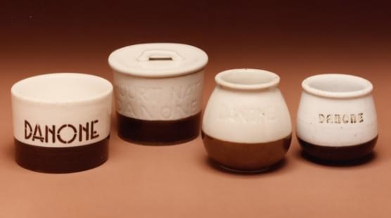 primeiros potes de iogurte da empresa Danone